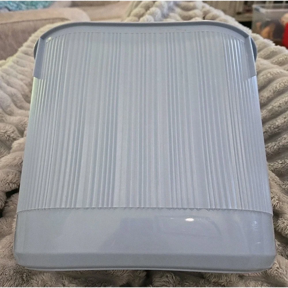 Vintage Rubbermaid 2954 Country Blue Oval Wastebasket Trash Can